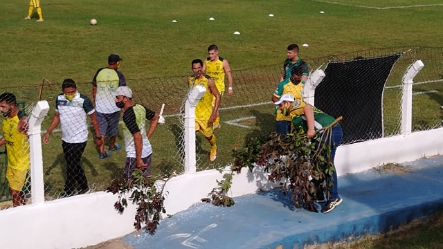 Jo&atilde;o Victor, presidente do Picos coloca pi&atilde;o roxo para espantar m&aacute; fase